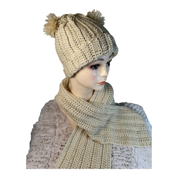 Handmade Bright Beige/ cream Crochet Hat & Scarf Set – Cozy & Stylish adult size - Picture 2 of 8